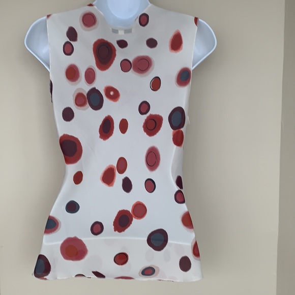 Beautiful top - Picture 2 of 2